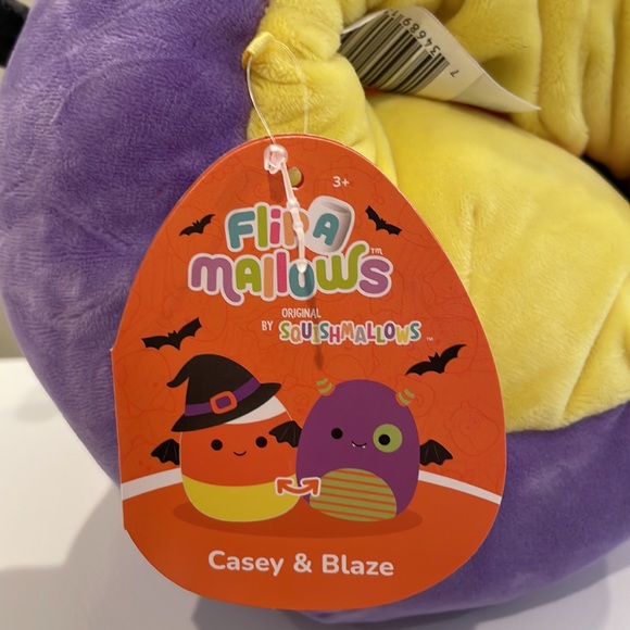 NWT 8” Blaze the Bat Monster / Casey the Bat Candy Corn Flipamallow Squishmallow - Picture 4 of 4